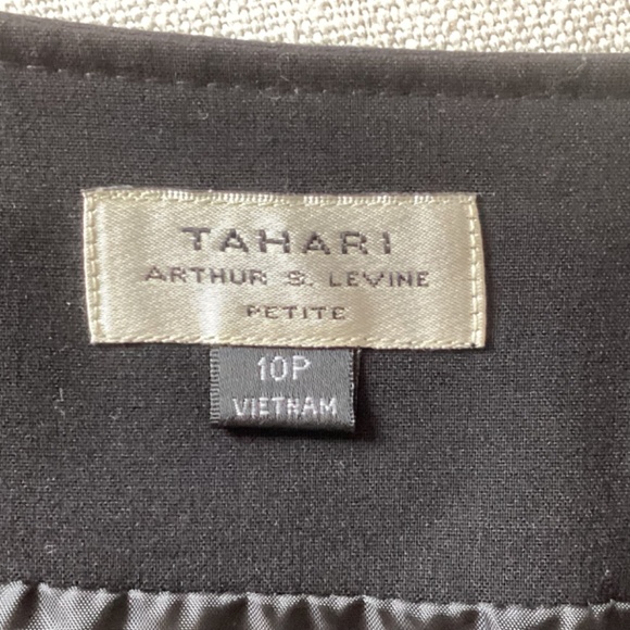 Tahari Petite Suit Separates - 4 Piece Set - Jacket, Pants, 2 Skirts - Picture 14 of 15